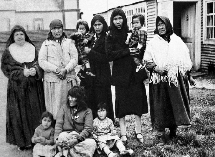 Proponen denominar calles de Río Grande con nombres de mujeres originarias selknam (Critica Sur, 03/11/2020) 3 mujeres selknam sobrevivientes del genocidio selk nam mision salesiana la candelaria rio grande
