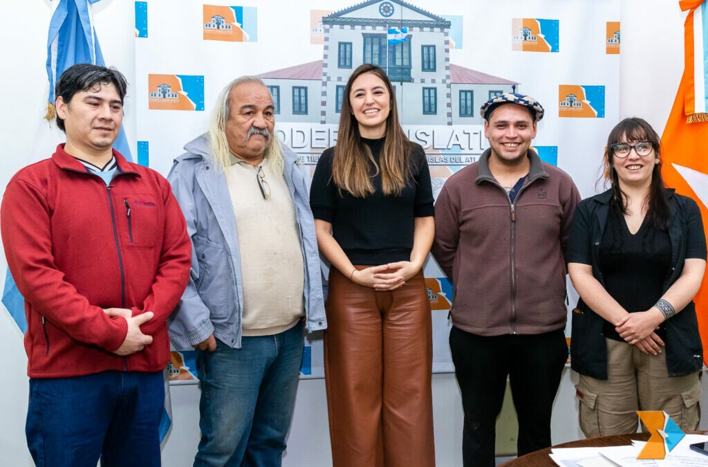 Avis pour que les peuples autochtones participent au Conseil consultatif provincial des forêts natives (Radio Universidad, le 26/8/2024)