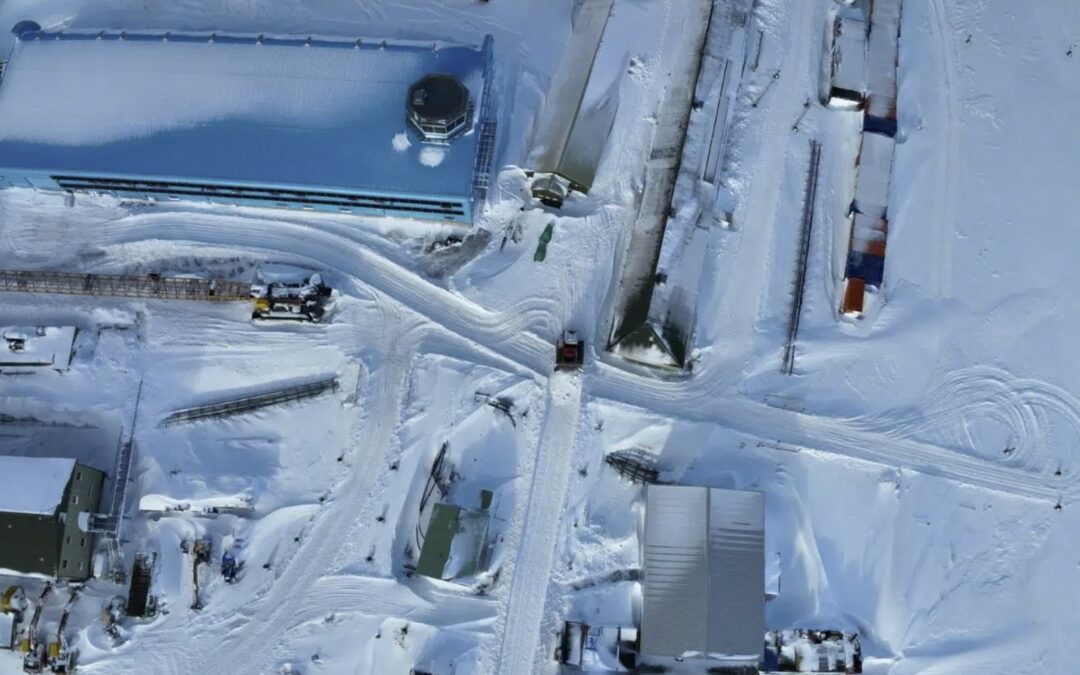 Grande première pour le chantier le plus extrême de la planète où l’hiver s’accompagne de journées de 24H dans le noir et de températures jusqu’à -20° (Media24, 06/11/2024)