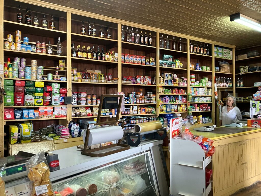 epicerie casa rabal camarones patagonie argentine escale en voilier atlantique sud