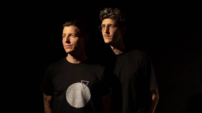 De gauche à droite, Dimitri Güdemann (Vouipe) et Nils Martenet. — © Nils Martenet De gauche à droite, Dimitri Güdemann (Vouipe) et Nils Martenet. — © Nils Martenet création artistique patagonie inmerso