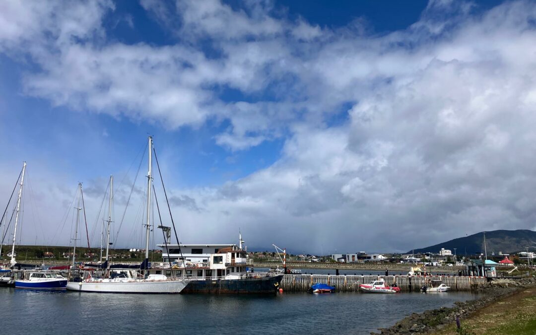 La péninsule Antarctique en voilier : c’est partiii pour Milagro et son équipage !